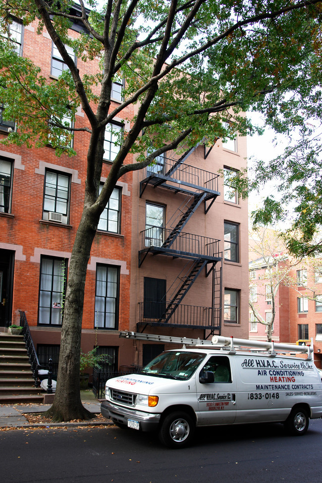 317 Hicks St in Brooklyn, NY - Foto de edificio - Building Photo