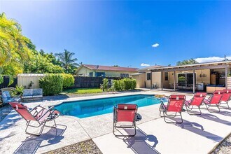 2960 SW 17th St in Miami, FL - Building Photo - Building Photo
