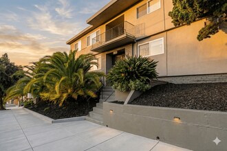 Diamond Haus in Oakland, CA - Building Photo - Building Photo