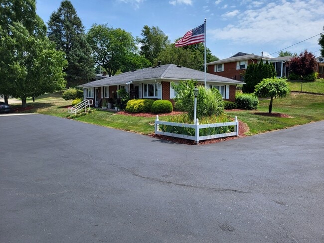 318 Vernedale Dr in Mount Vernon, OH - Building Photo - Building Photo