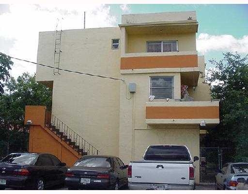 2029 SW 2nd St in Miami, FL - Building Photo