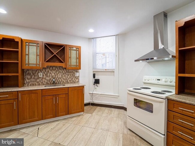 225 S 49th St in Philadelphia, PA - Building Photo - Building Photo