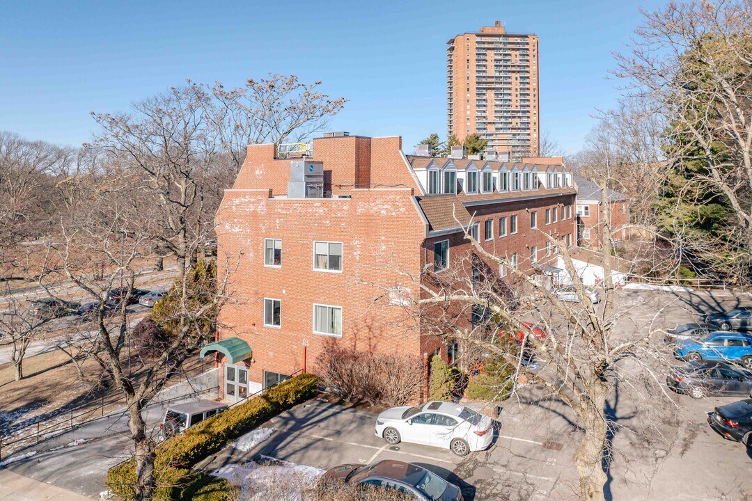 Mansion House in Jamaica Plain, MA - Building Photo