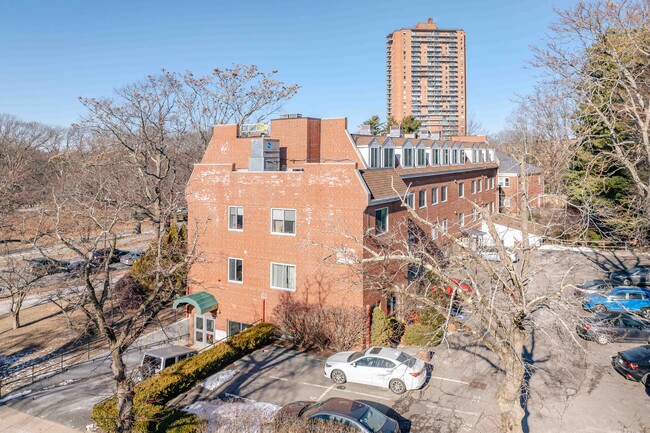 Mansion House in Jamaica Plain, MA - Building Photo - Primary Photo