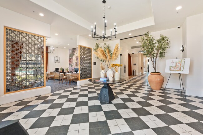 VASARI AT VENTANA in Fontana, CA - Foto de edificio - Interior Photo