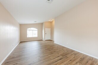 14067 W Two Guns Trail in Surprise, AZ - Building Photo - Building Photo