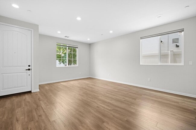 15603 Lilli Wy in Los Angeles, CA - Foto de edificio - Building Photo