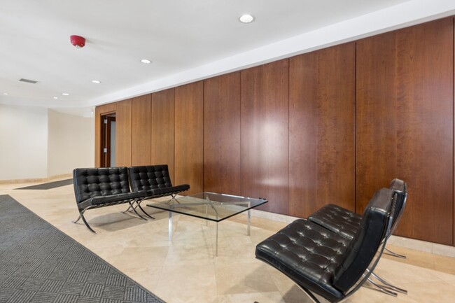 1221 N Dearborn St in Chicago, IL - Building Photo - Building Photo