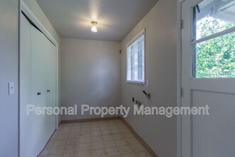 10901 NE 7th St in Vancouver, WA - Building Photo - Building Photo