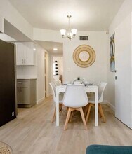 2160 NW 18th Ter, Unit 1 in Miami, FL - Foto de edificio - Building Photo