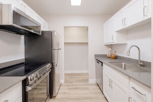 Cobblestone in Phoenix, AZ - Building Photo