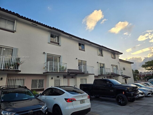 property at 900 SW 104th Ct