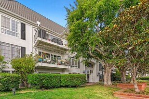 500 Cagney Ln in Newport Beach, CA - Building Photo