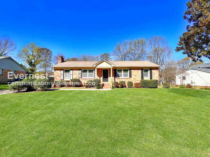 425 Shallowood Ln in Gastonia, NC - Foto de edificio