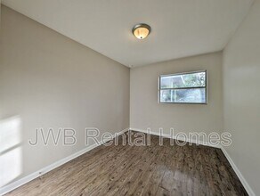 1057 Glencarin St in Jacksonville, FL - Building Photo - Building Photo
