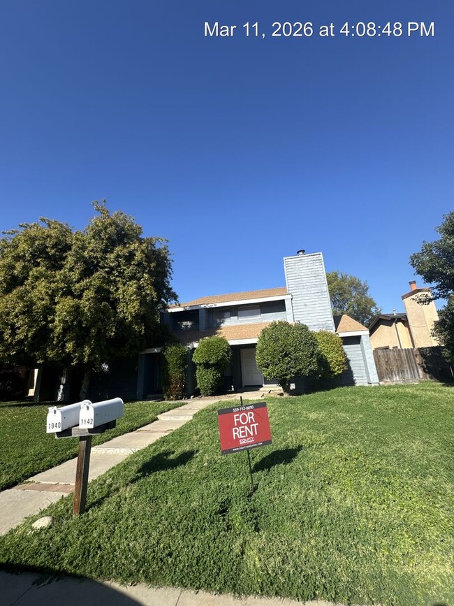 property at 1940 E Woodsville Ct