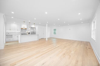 82 Josephine Evaristo Ave in Greenwich, CT - Building Photo - Building Photo