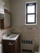 102 Division Ave-Unit -1 D in Levittown, NY - Building Photo - Building Photo