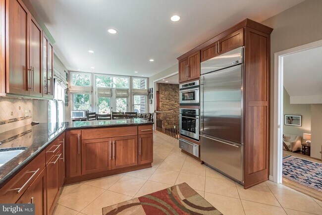 5507 Thornbush Ct in Bethesda, MD - Building Photo - Building Photo