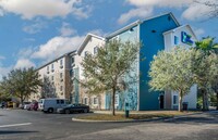 Extended Stay America Select Suites Orlando in Orlando, FL - Foto de edificio - Building Photo