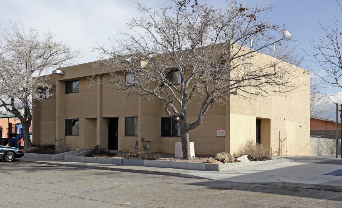 140 General Bradley St NE in Albuquerque, NM - Building Photo