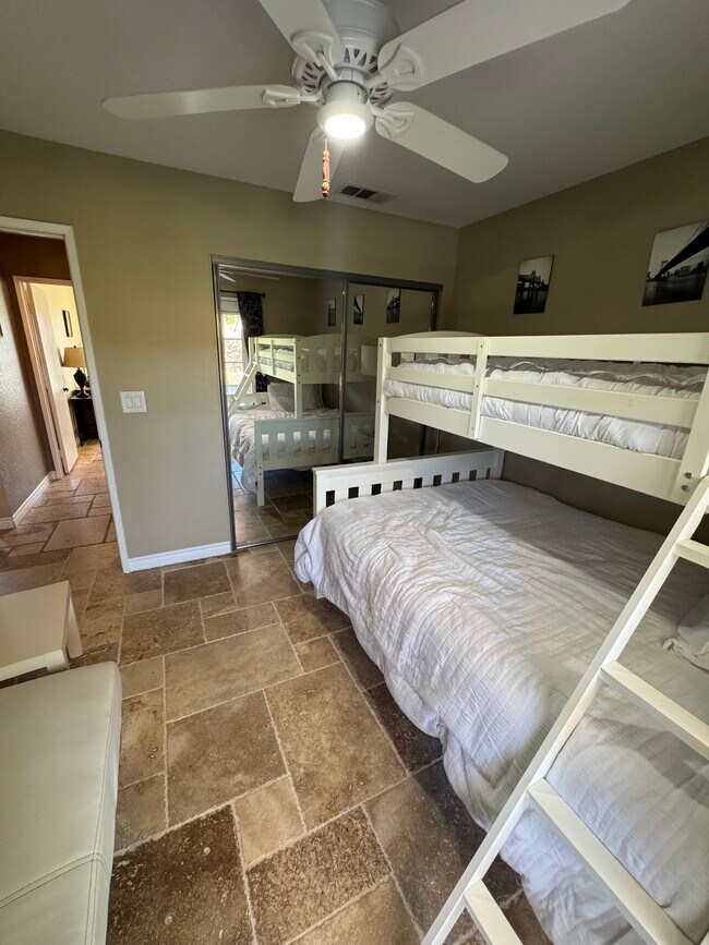 69858 Brookview Way in Cathedral City, CA - Foto de edificio - Building Photo