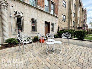 924 W Winona St, Unit 202 in Chicago, IL - Building Photo - Building Photo