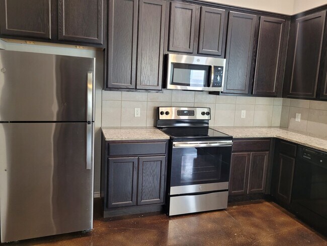 1127 Stanley Wy in Seguin, TX - Building Photo - Building Photo