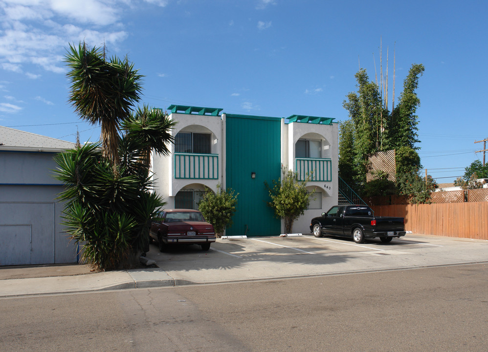 640 3rd St in Imperial Beach, CA - Foto de edificio