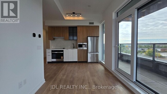 1037 The Queensway in Toronto, ON - Building Photo - Building Photo