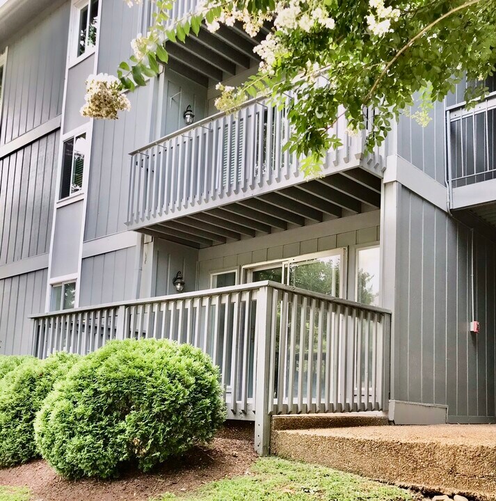 21 Vaughns Gap Rd in Nashville, TN - Foto de edificio