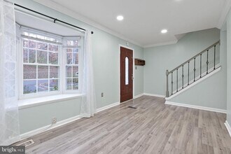 6446 Shannon Station Ct in Springfield, VA - Building Photo - Building Photo