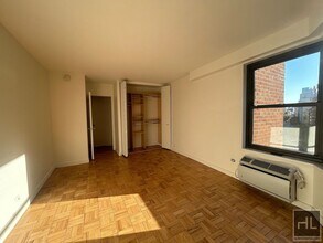 Fourth Avenue in New York, NY - Building Photo - Building Photo