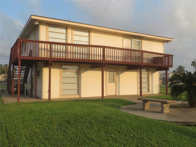 60 Tarpon St in Hitchcock, TX - Foto de edificio - Building Photo