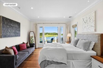 21 Old Stone Hwy in East Hampton, NY - Building Photo - Building Photo