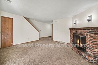 410 NW Nottingham Ln in Blue Springs, MO - Building Photo - Building Photo