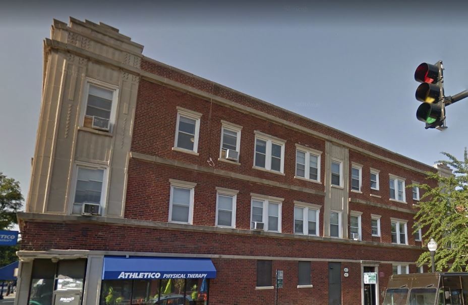 5037 N Clark St in Chicago, IL - Foto de edificio
