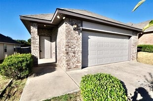 1114 Story Book Ln in Weatherford, TX - Building Photo