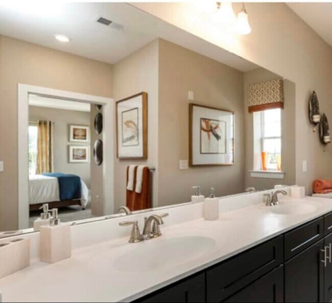 718 Stiller Ln in Monroe Township, NJ - Building Photo - Building Photo