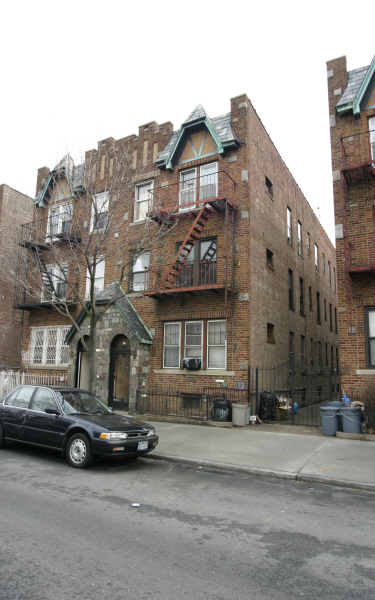 320 Covert St in Brooklyn, NY - Foto de edificio