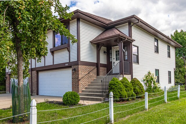 1426 Chippewa Trail in Wheeling, IL - Building Photo