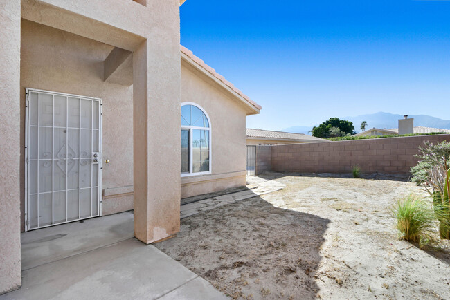 68795 Vista Chino in Cathedral City, CA - Building Photo - Building Photo