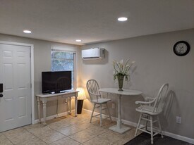 2214 Post Rd in Melbourne, FL - Building Photo