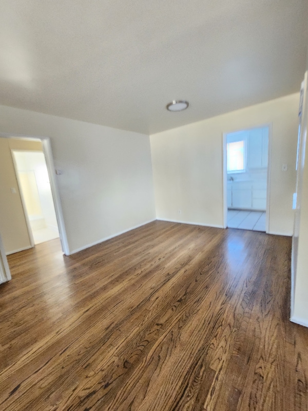 7032 La Tijera Blvd in Los Angeles, CA - Foto de edificio - Building Photo