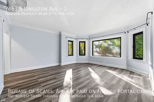 7653 S Kingston Ave in Chicago, IL - Foto de edificio - Building Photo