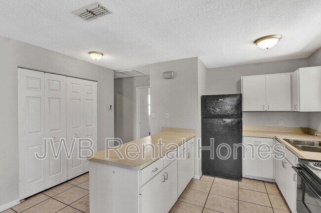 1098 Fuller Ln in Jacksonville, FL - Building Photo - Building Photo
