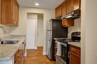 Adagio in Bellevue, WA - Foto de edificio - Building Photo