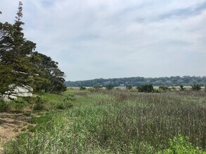 1 Driftwood Ln in Saint James, NY - Building Photo - Building Photo