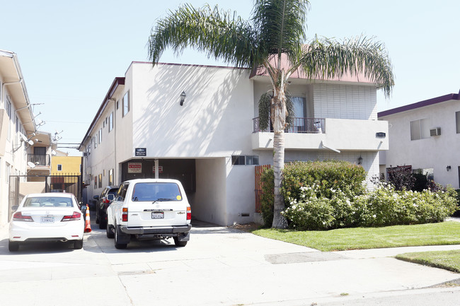 3612 Mentone Ave in Los Angeles, CA - Building Photo - Building Photo