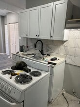 5424 Market St, Unit 2 Front in Philadelphia, PA - Building Photo - Building Photo
